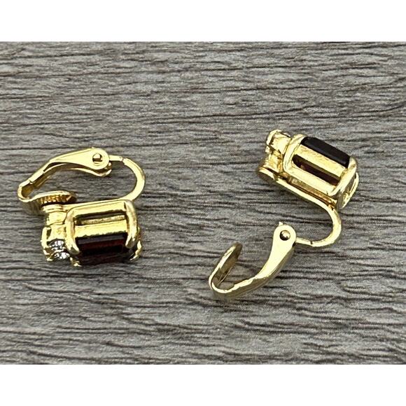 Lovely Gold Tone Amethyst Color/ Crystal Clip On Earrings - Picture 2 of 2